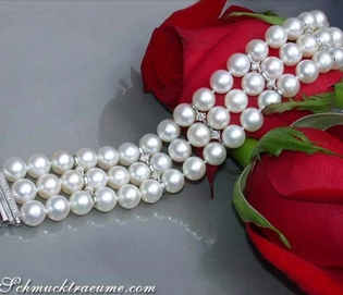 Weißgold-Armband mit 3 Reihen Süßwasserperlen und Brillanten