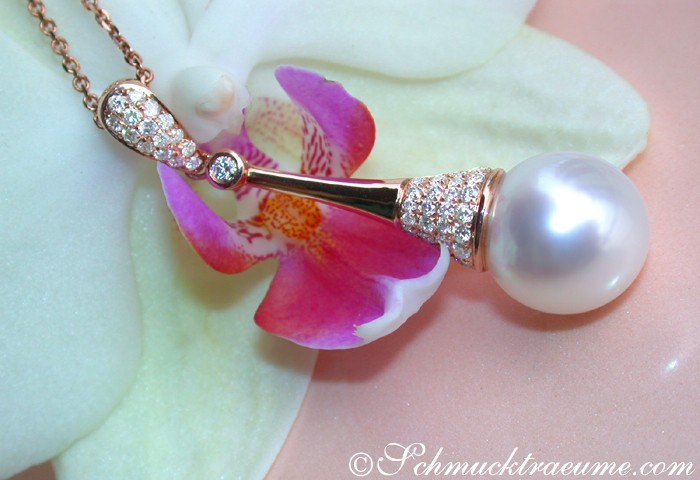 Extravagantes Roségold-Anhänger mit Südseeperle und Brillanten, Detailaufnahme