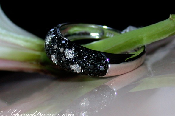 Eleganter Diamantring mit schwarzen Diamanten im Tupfen Design - Image 3