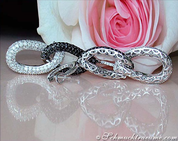Opulente schwarze Diamanten Ohrgehänge, extra lang, weißgold 750, Detailaufnahme