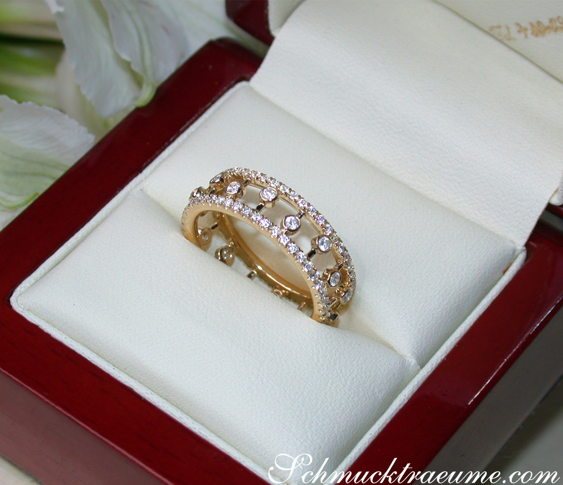 Goldener Diamant-Ring mit TW SI, 0.950 Karat in Gelbgold 585, detailreich in Box.