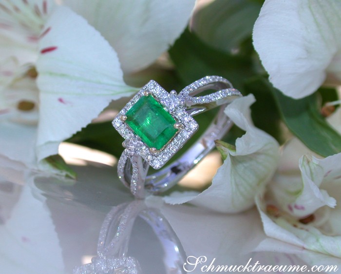 Smaragd-Ring mit Brillanten in Gelb- & Weißgold 750