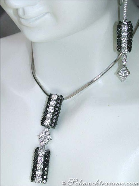 Exquisiter Anhänger mit schwarzen & weißen Diamanten in Weißgold 750