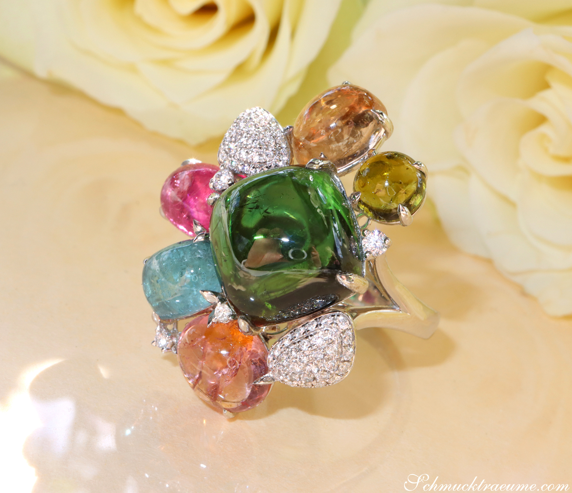 Weißgoldring mit farbenfrohen Turmalinen und Diamanten, Detailaufnahme