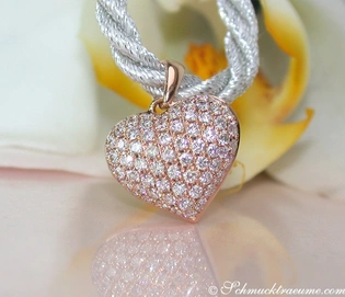 Klassischer Diamant Herz Anhänger in Roségold, detailreich mit feinen Diamanten verziert