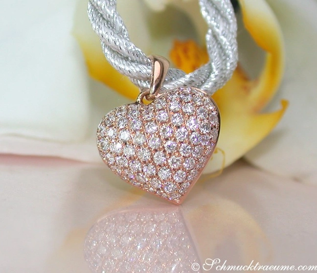 Klassischer Diamanten Herz Anhänger - Image 1 Klassischer Diamanten Herz Anhänger - Image 1