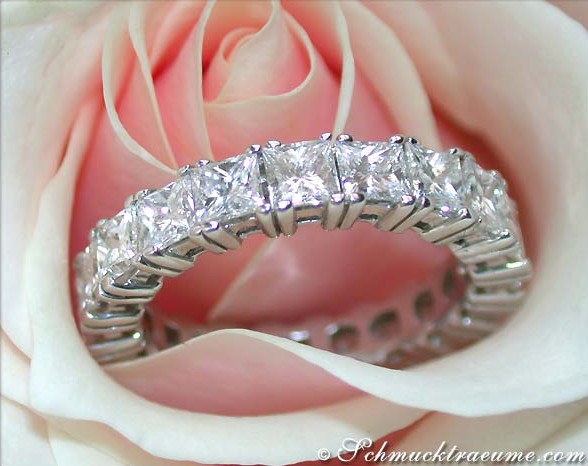 Hochkarätiger Diamanten Memory Ring (4,33 ct.) mit 20 Princess Diamanten in Weißgold 750