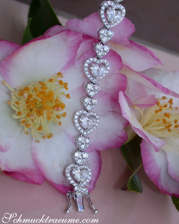 Herzform-Diamant-Armband mit 8.95 ct. in Weißgold 750