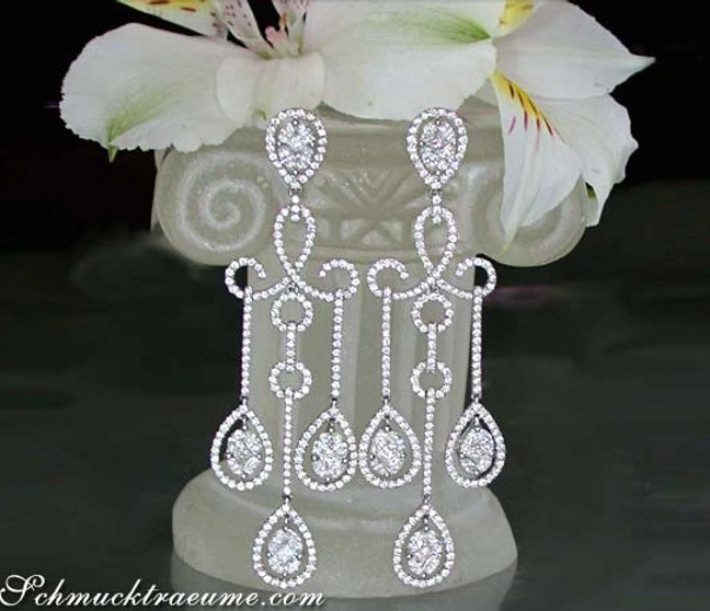 Illusion-Design-Ohrgehänge aus Weißgold 750 mit 4.610 Karat TW VS Diamanten Illusion-Design-Ohrgehänge aus Weißgold 750 mit 4.610 Karat TW VS Diamanten