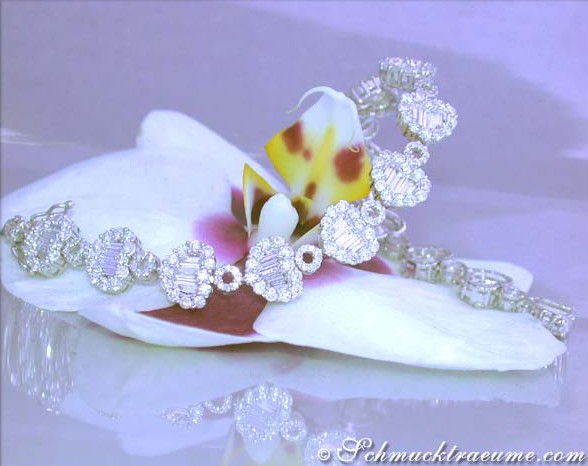 Luxus-Diamant-Herz-Armband auf Orchidee, detailreich, elegante Verarbeitung