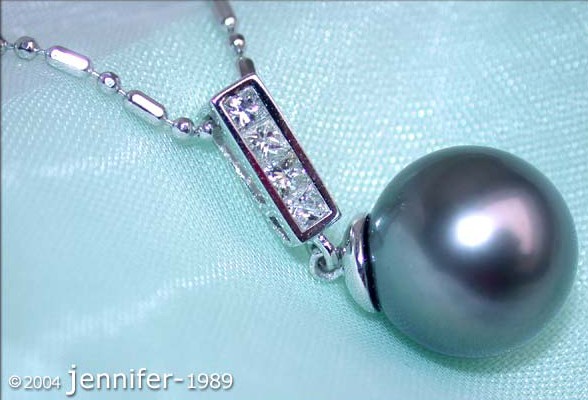 Tahitiperlen-Anhänger in Weißgold 750 mit 0.170 Karat Diamanten