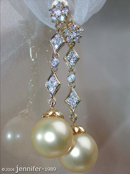 Goldene Südseeperlen-Ohrgehänge mit Diamanten im Art-Déco-Stil