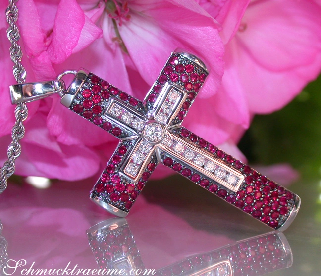 Grandioser Kreuz in Kreuz Anhänger mit Rubinen - Image 1 Grandioser Kreuz in Kreuz Anhänger mit Rubinen - Image 1