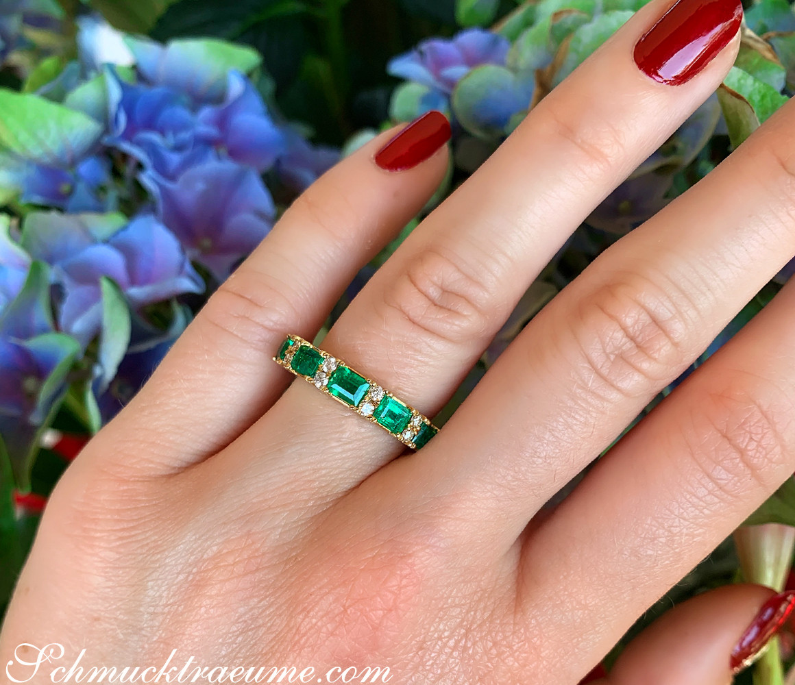 Stattlicher Smaragd Ring mit Brillanten in Bicolor Fertigung - Image 3