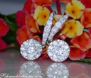 Weißgold 750 Ohrringe mit Brillanten, Illusion-Design, floraler Hintergrund