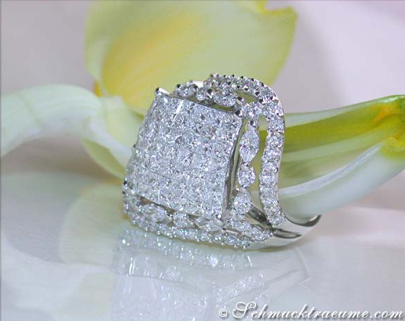 Glänzender Marquise- und Princess-Diamant-Ring mit feinem Pave-Schmuck