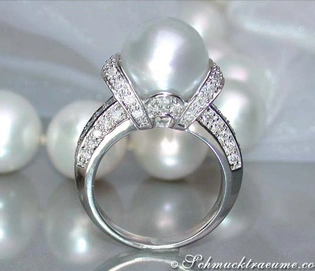 Weißgold 750 Ring mit 0.700 Karat Diamanten und 11-12 mm Südseeperle