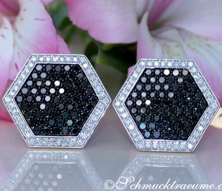 Hexagonale Ohrringe aus Weißgold mit schwarzen und weißen Diamanten