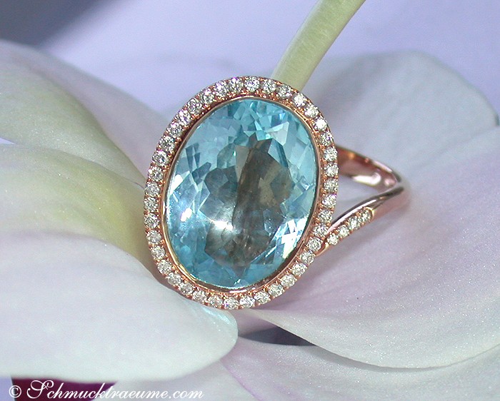Blautopas-Ring mit Diamanten in Roségold 750