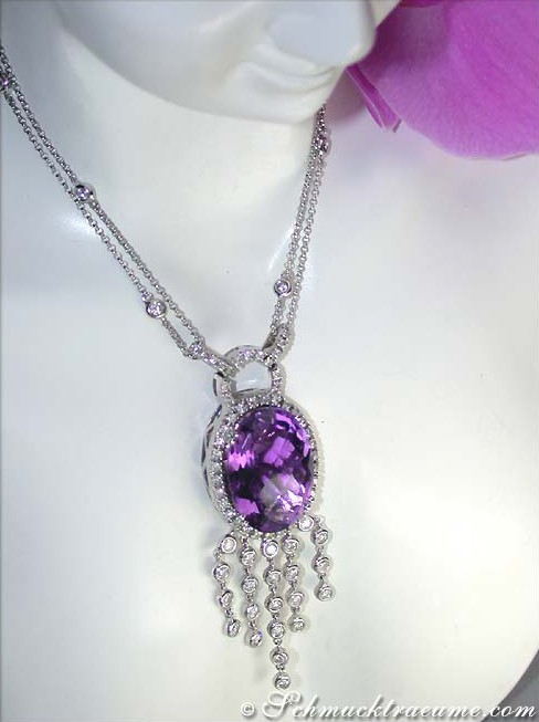 Weißgold-Collier mit Amethyst und Diamanten, Detailaufnahme, Art Déco-Stil