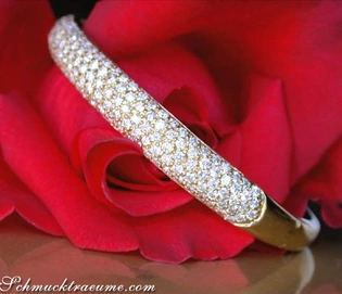 Gelbgold-Armreif mit 4.050 W SI Diamanten