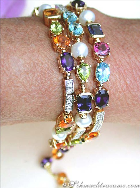 Multicolor Edelstein-Armband mit Perlen und Diamanten auf Hand