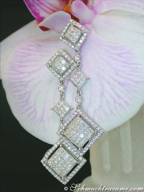 Prinzess-Diamant-Ohrgehänge mit langen Hängern, auf Orchidee abgestellt