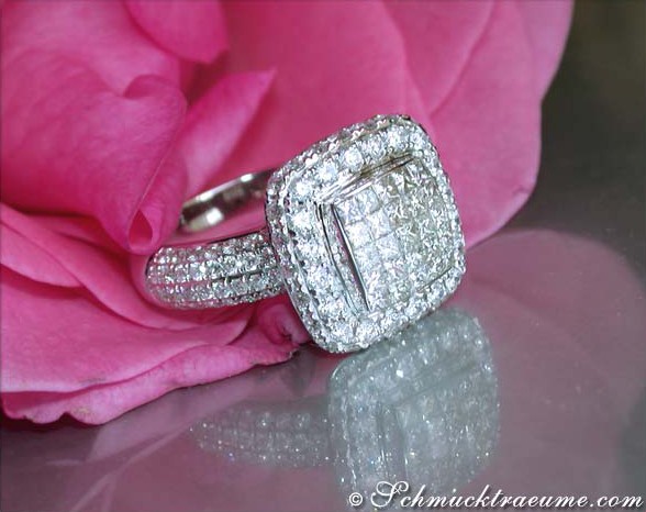 Klassischer Carré-Diamantring mit Princess-Cut und Brillanten in Weißgold 750