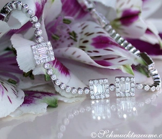 Edles Brillanten-Armband mit Baguette-Diamanten auf Blütenhintergrund