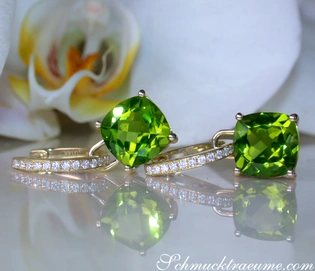 Peridot-Kissen-Ohrringe in Gelbgold 585 mit Diamanten