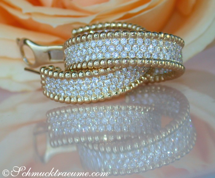 Exquisite Creolen in Gelbgold 750 mit Brillanten, Detailaufnahme