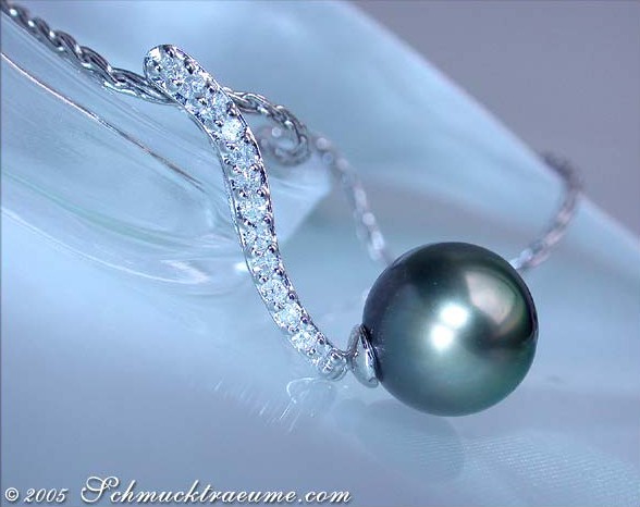 Tahitiperlen-Anhänger mit Brillanten in Weißgold 585, Detailaufnahme