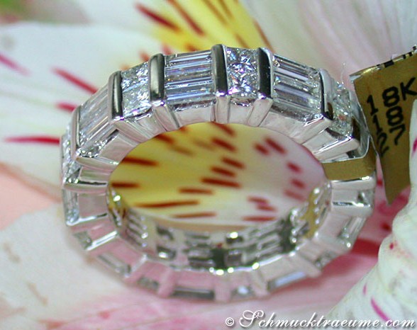 Erlesener Diamanten Memory Ring in Weißgold mit 3.610 Karat TW SI/VS Diamanten