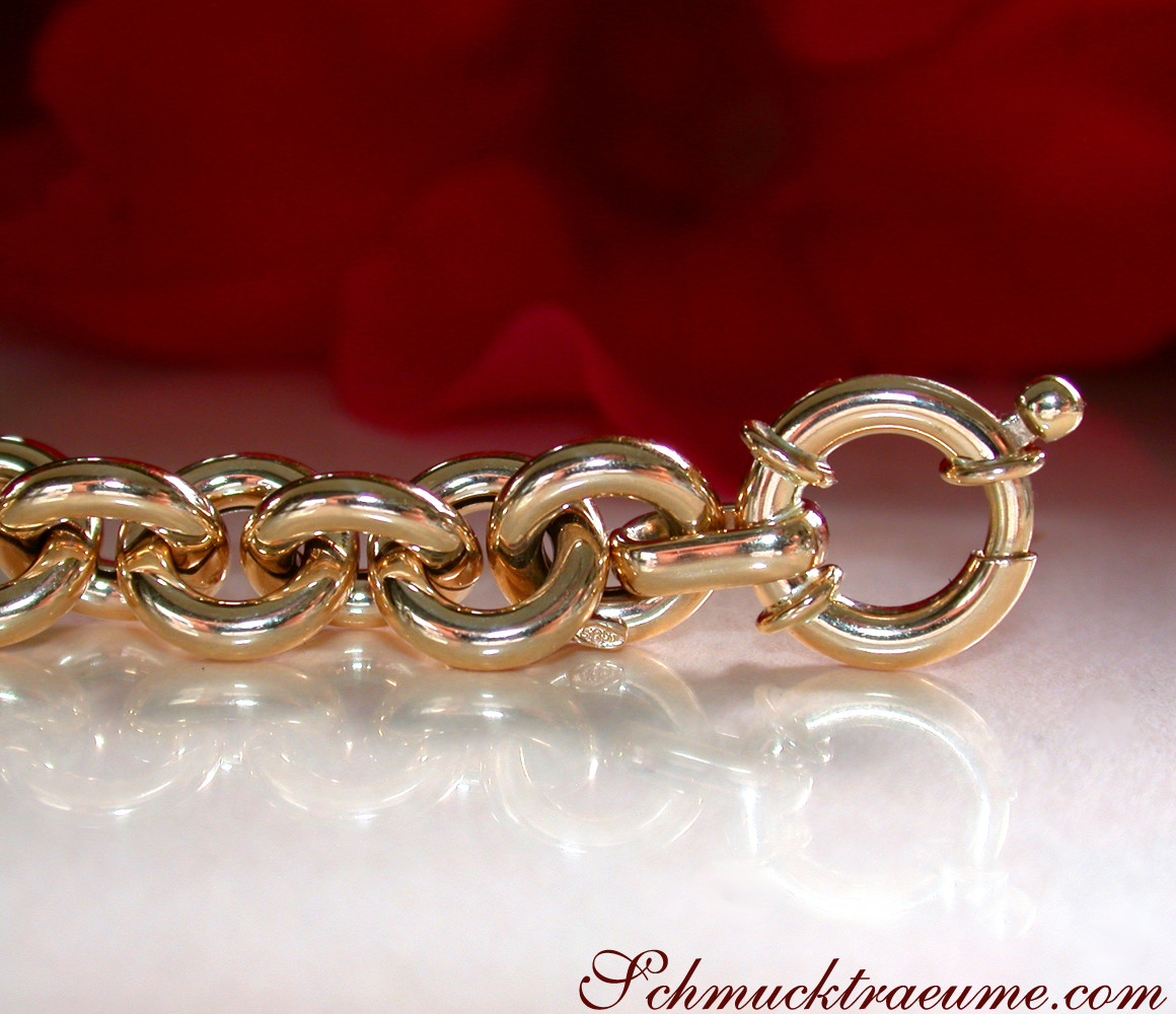 Goldarmband aus Gelbgold 585, glänzende Verzierungen, Detailaufnahme.