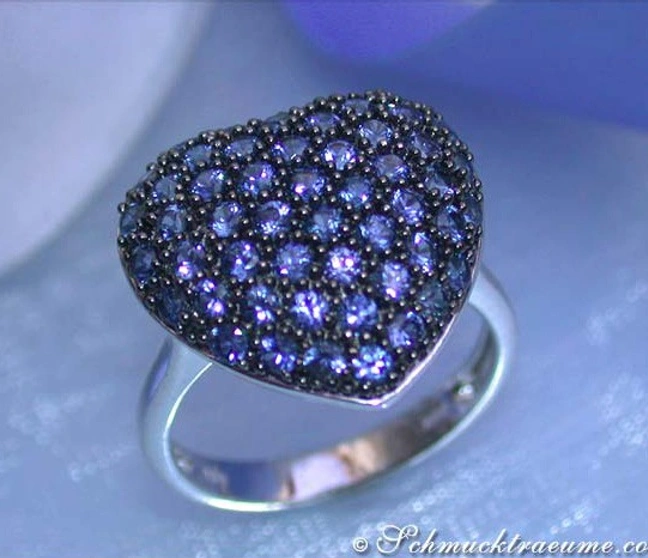 Wundervoller Saphir Herz Ring - Image 1 Wundervoller Saphir Herz Ring - Image 1