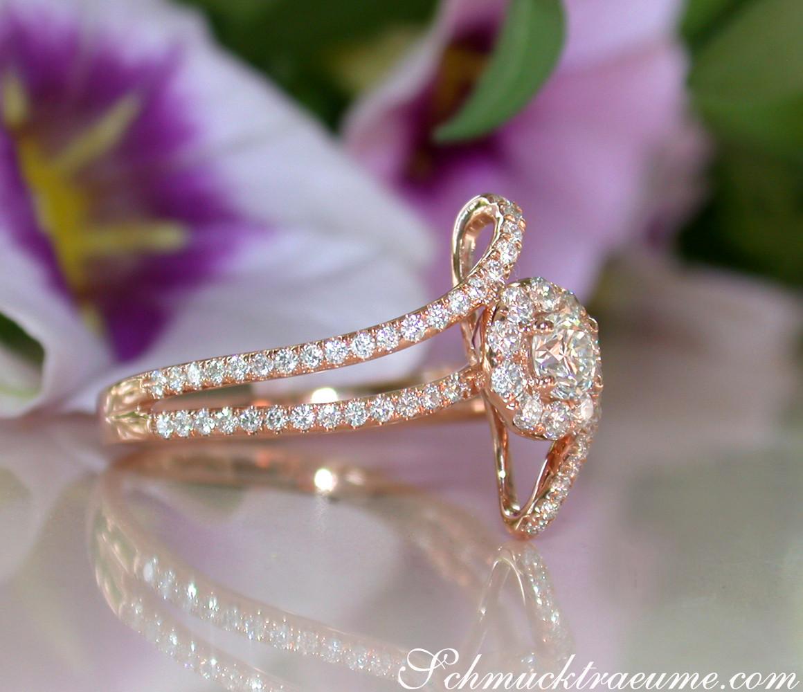 Mini Solitär-Ring aus Roségold mit Brillanten, Detailaufnahme