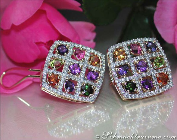 Goldene Ohrstecker mit Multicolor-Edelsteinen und Brillanten