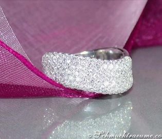 Weißgold 750 Ring mit geschwungenen Diamanten, elegant und strahlend