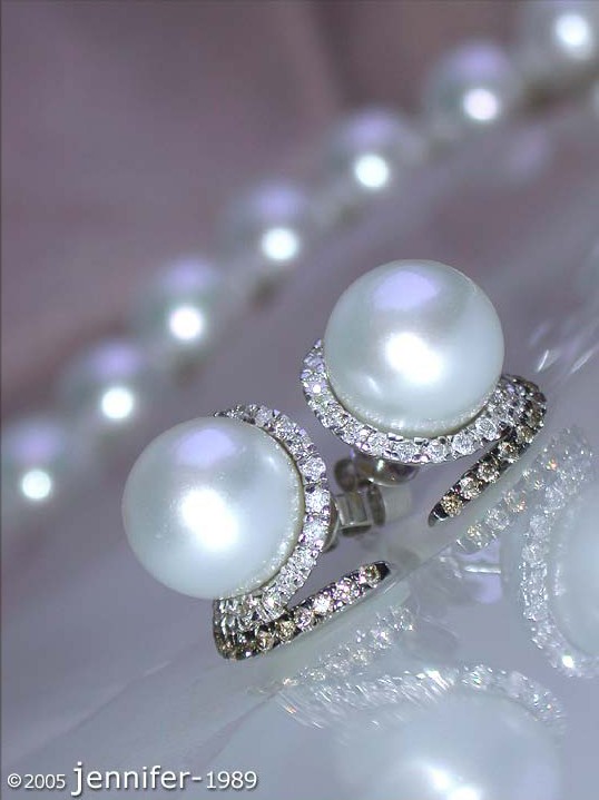 Perlenohrringe mit Diamanten, sanfte Linien, weißgold, 12-13 mm, Detailaufnahme