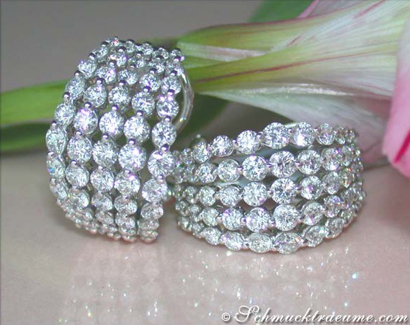 Detailansicht von 4.34 ct. Brillantenohrringen in Weißgold 750