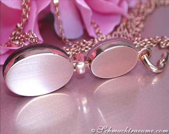 Detailansicht des prächtigen Colliers mit Rosenquarzen, Rauchquarzen und Brillanten, roségoldene Kette