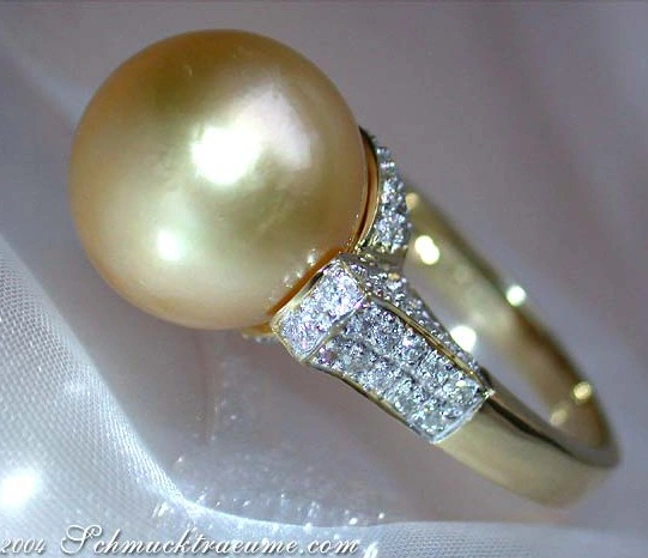 Edler goldene Südseeperle Ring mit Brillanten Kragen - Image 1 Edler goldene Südseeperle Ring mit Brillanten Kragen - Image 1