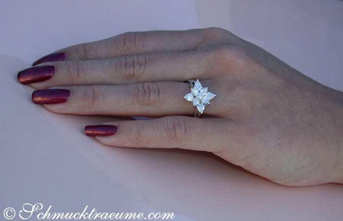 Bildschöner Diamanten Ring im Stern Design - Image 4