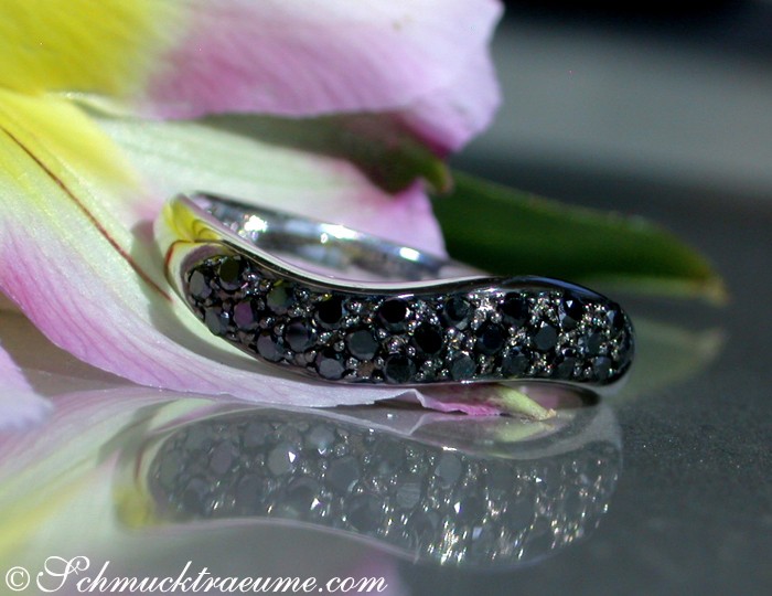 Geschwungener schwarze Diamanten Ring - Image 2