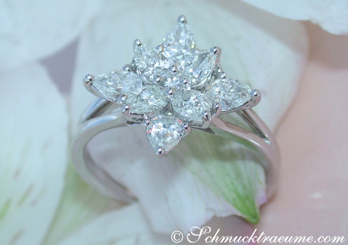 Bildschöner Diamanten Ring im Stern Design - Image 3