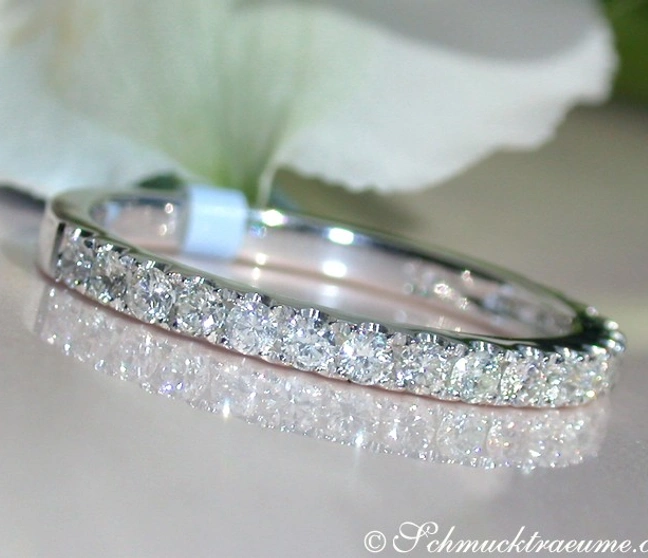 Edler Diamanten Memory Ring, detailreich, Weißgold 750, 0.450 Karat, zarte Juwelen Edler Diamanten Memory Ring, detailreich, Weißgold 750, 0.450 Karat, zarte Juwelen