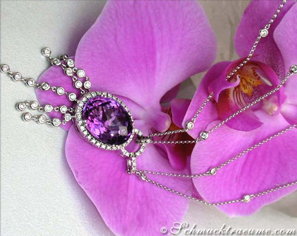 Orchideenblütenhintergrund, Amethyst-Anhänger mit Brillanten, Art Déco-Stil
