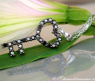 Schwarz-diamantener Schlüssel-Anhänger aus Weißgold 585