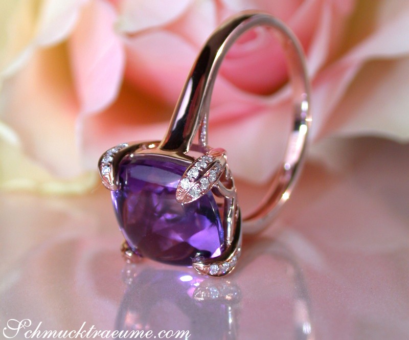 Raffiniertes Amethyst-Ring-Design mit Diamanten, roségoldener Verarbeitung