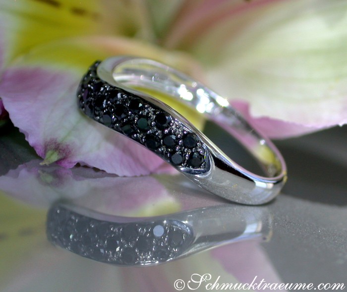 Geschwungener schwarze Diamanten Ring - Image 5